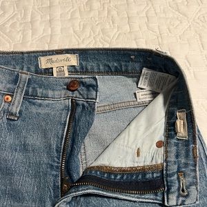 perfect straight leg jean from Madewell. Size 23.